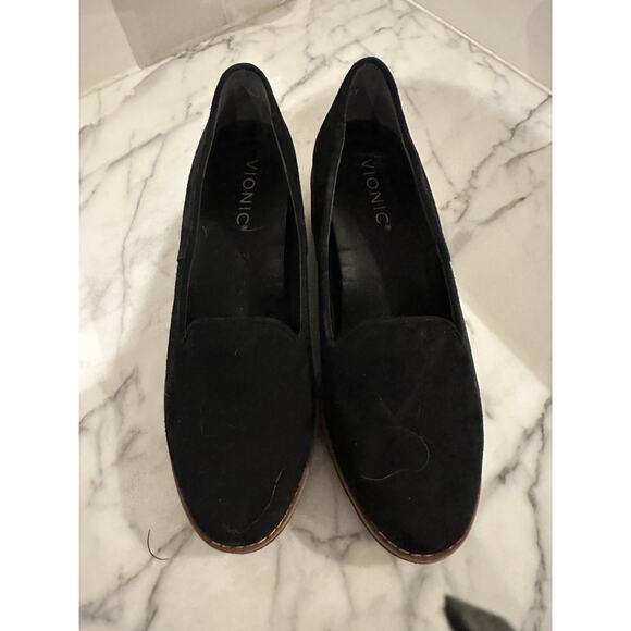 Vionic black suede shoes - Picture 1 of 5